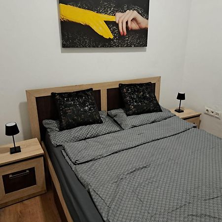 Regim Hotelier Pietonala Nagyvárad Kültér fotó