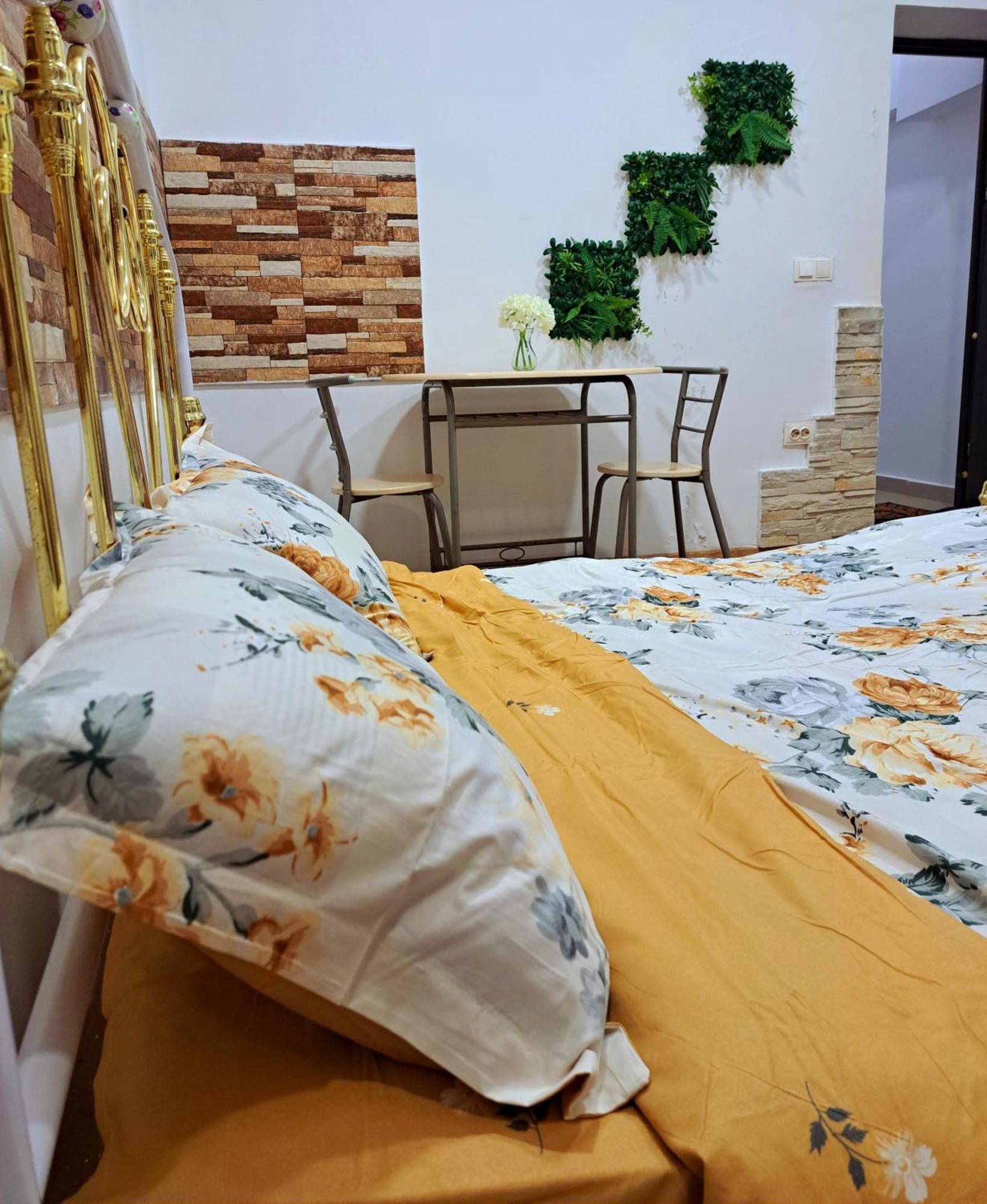 Regim Hotelier Pietonala Nagyvárad Kültér fotó